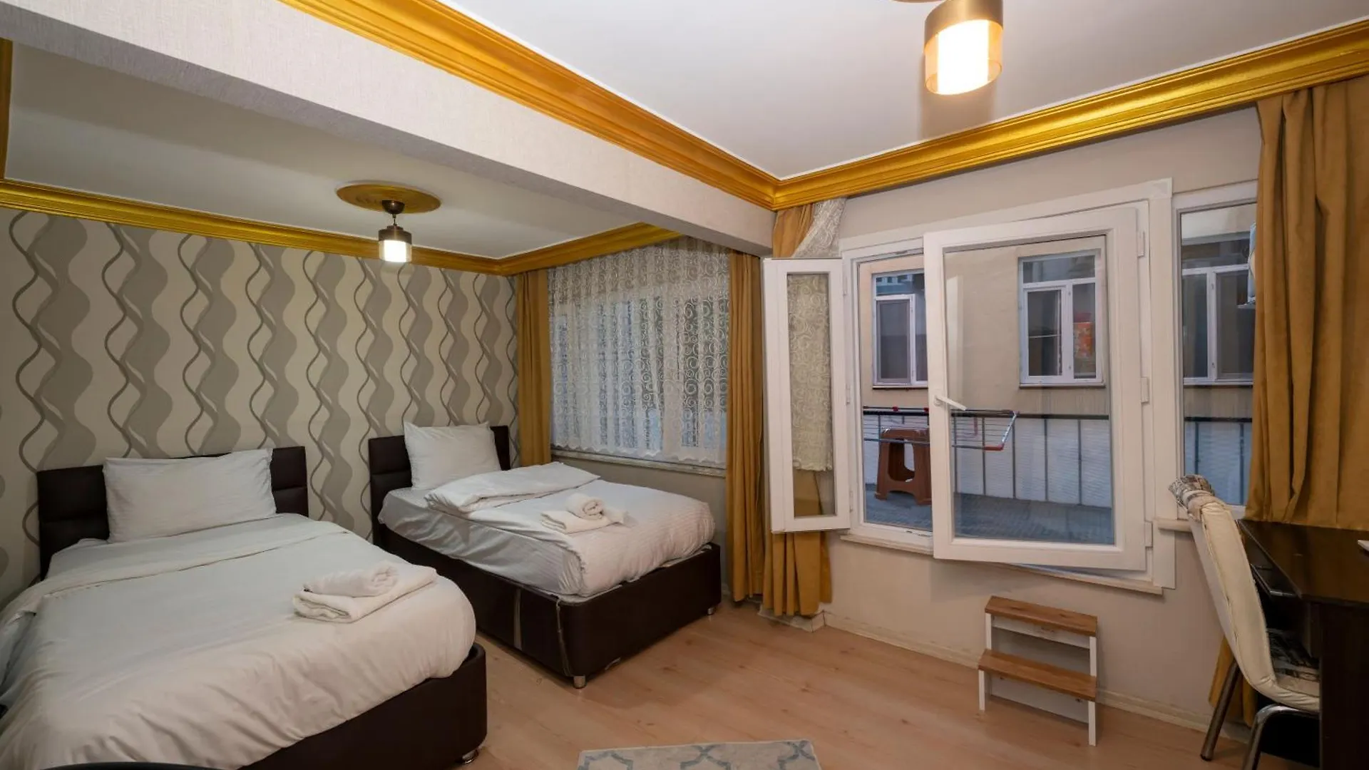 Sweet Home İstanbul 0*,